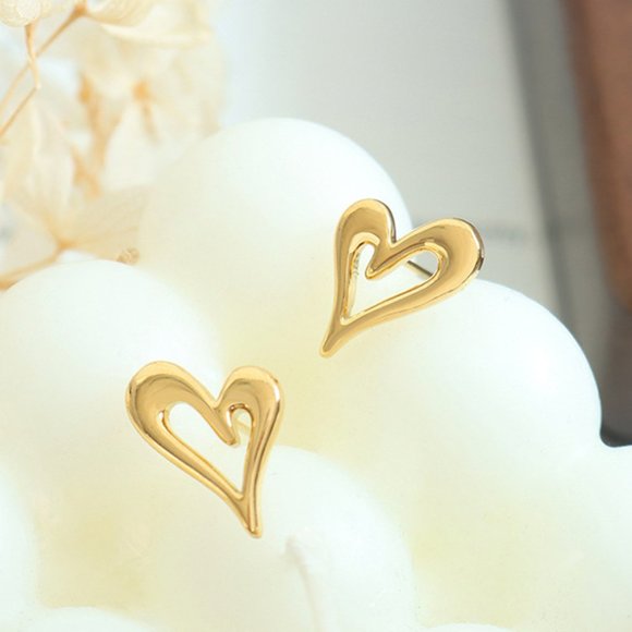 Heart Shaped Stud Earrings 18K Gold Plating Stainless Steel - Picture 8 of 11